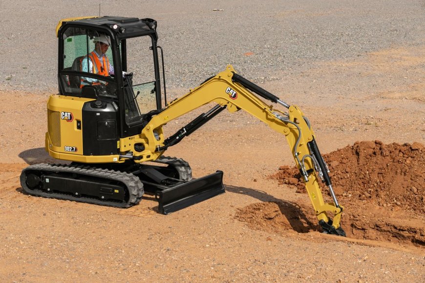 I NUOVI MINIESCAVATORI IDRAULICI CAT® DA 2,7 A 3,5 TONNELLATE CONSENTONO DI RIDURRE I COSTI, AUMENTARE L'EFFICIENZA E SFRUTTARE FUNZIONALITÀ ALL'AVANGUARDIA NEL SETTORE